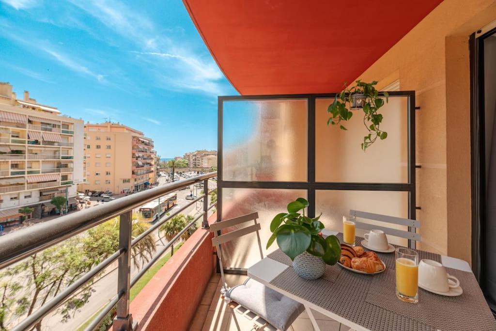 Appartement Cosy Au Centre Ville De ม็องตง ภายนอก รูปภาพ